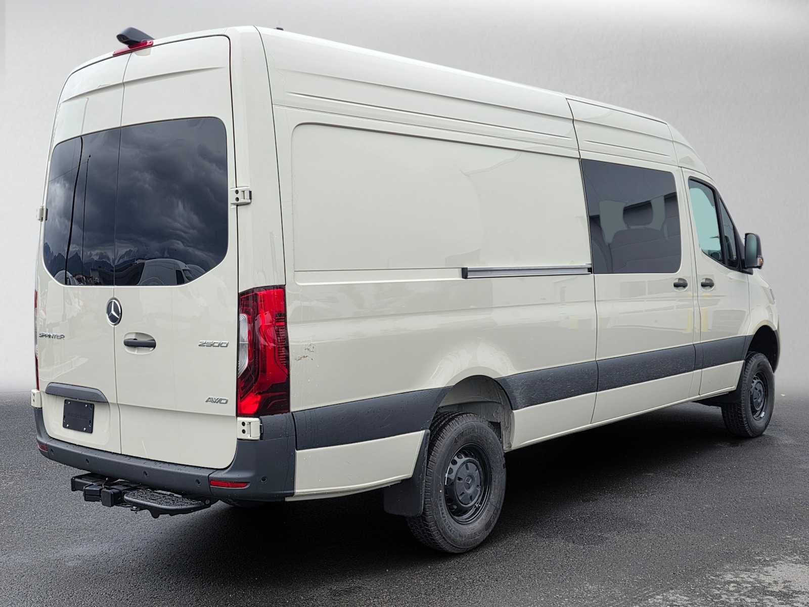 2026 Mercedes-Benz Sprinter Crew 2500 High Roof I4 Diesel HO 170 AWD