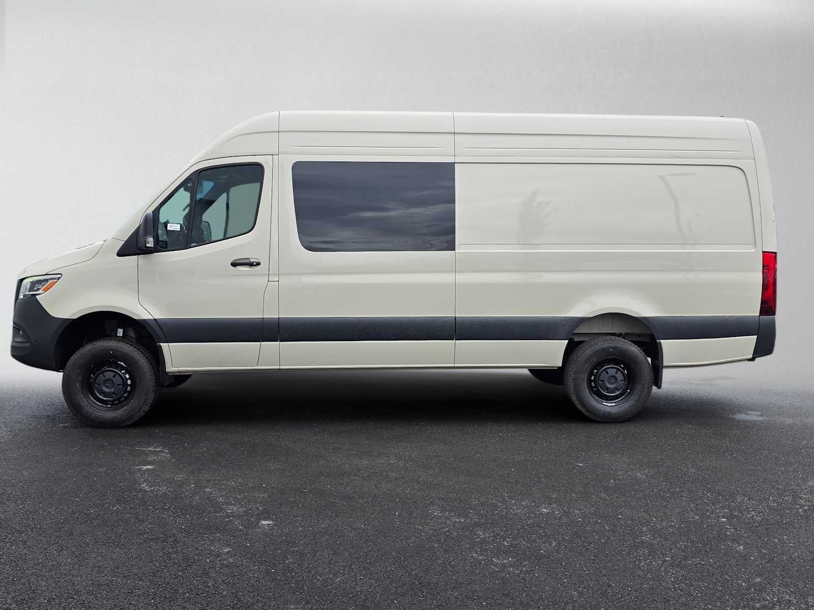 2026 Mercedes-Benz Sprinter Crew 2500 High Roof I4 Diesel HO 170 AWD