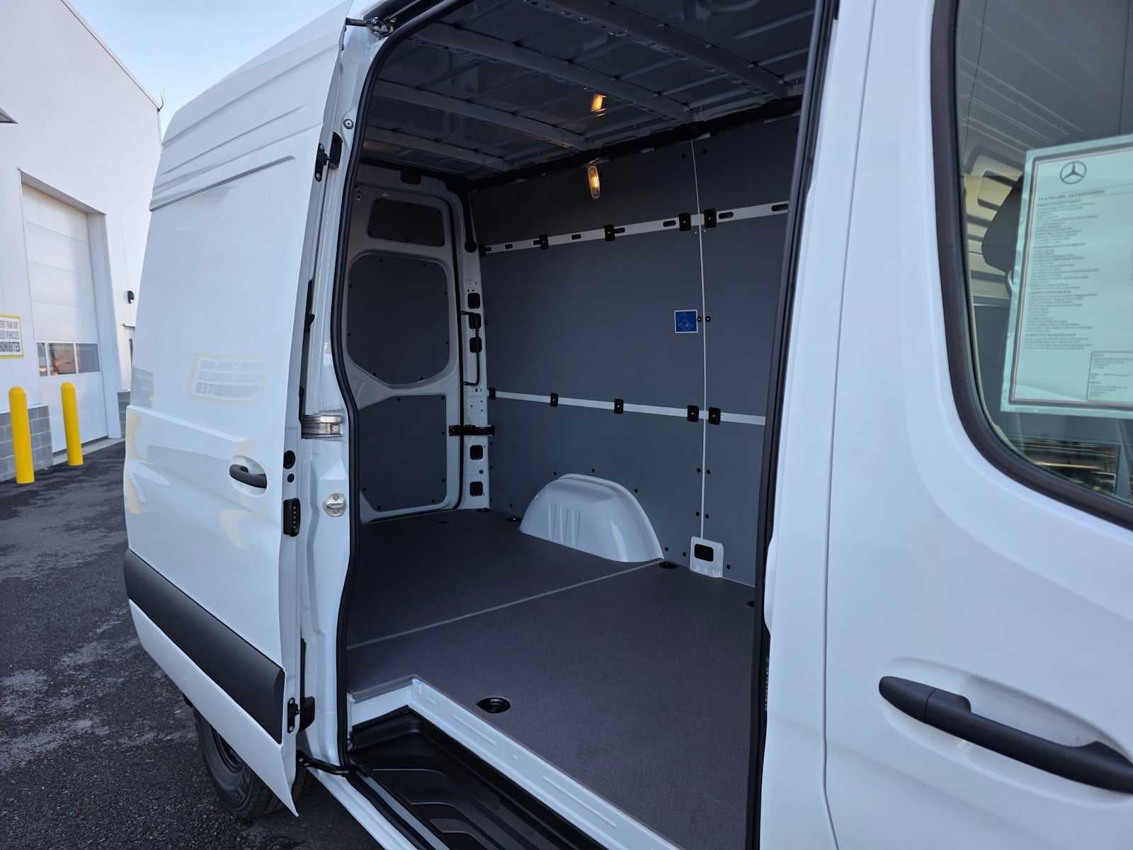 2026 Mercedes-Benz Sprinter Cargo 2500 Standard Roof I4 Diesel 144 RWD