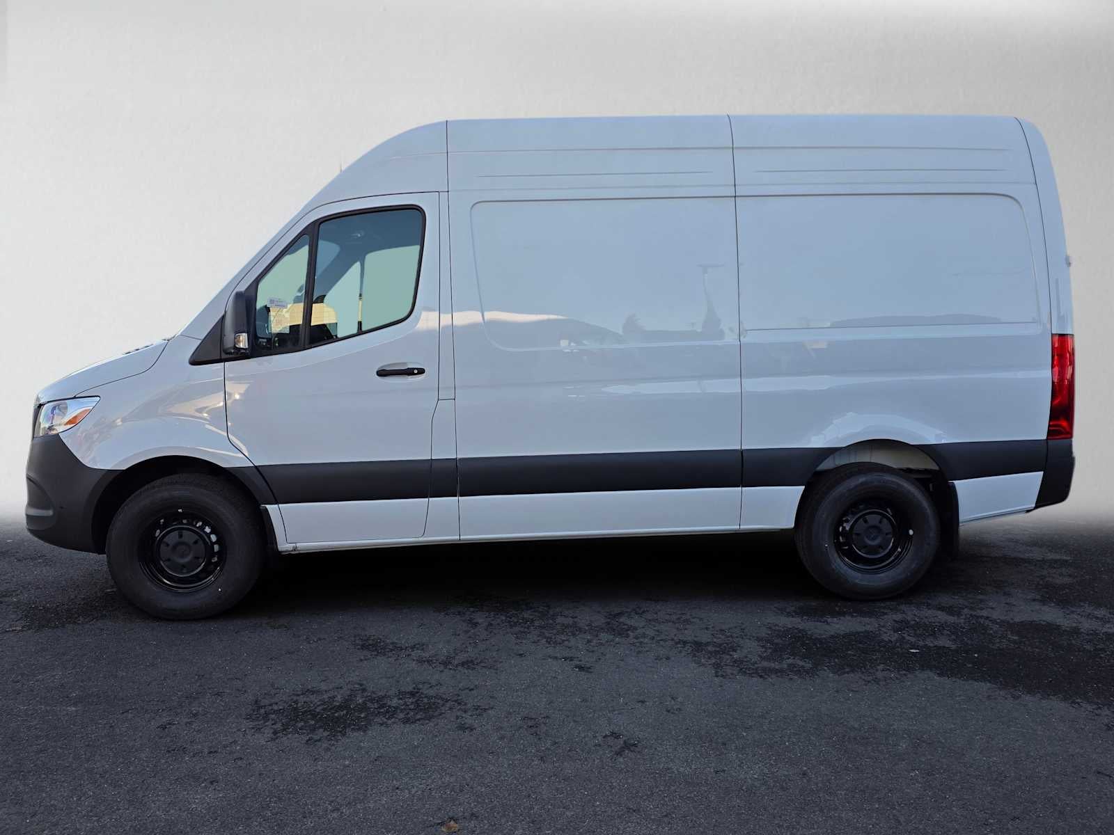 2026 Mercedes-Benz Sprinter Cargo 2500 Standard Roof I4 Diesel 144 RWD