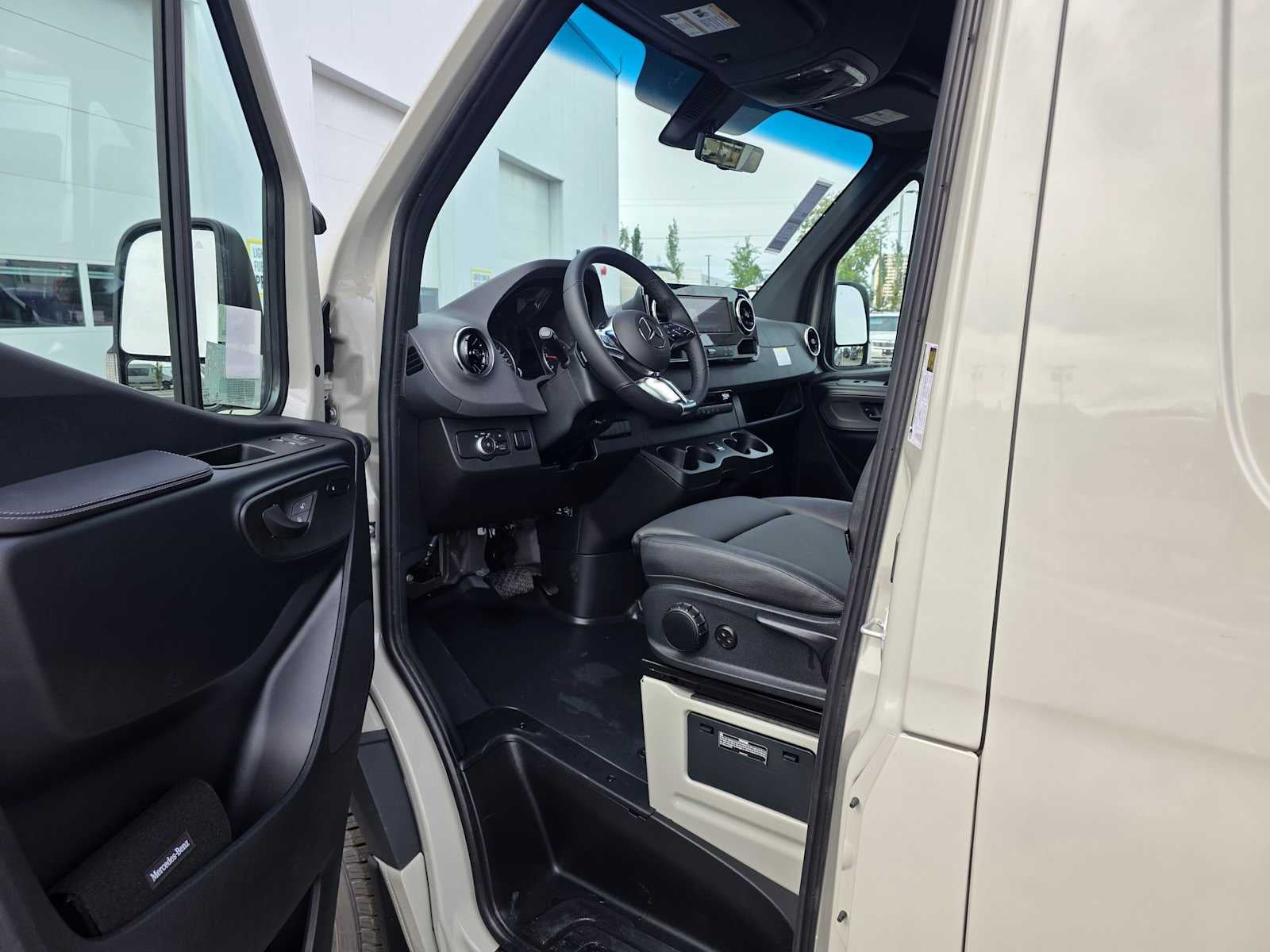 2026 Mercedes-Benz Sprinter 2500 Standard Roof I4 Diesel 144 RWD