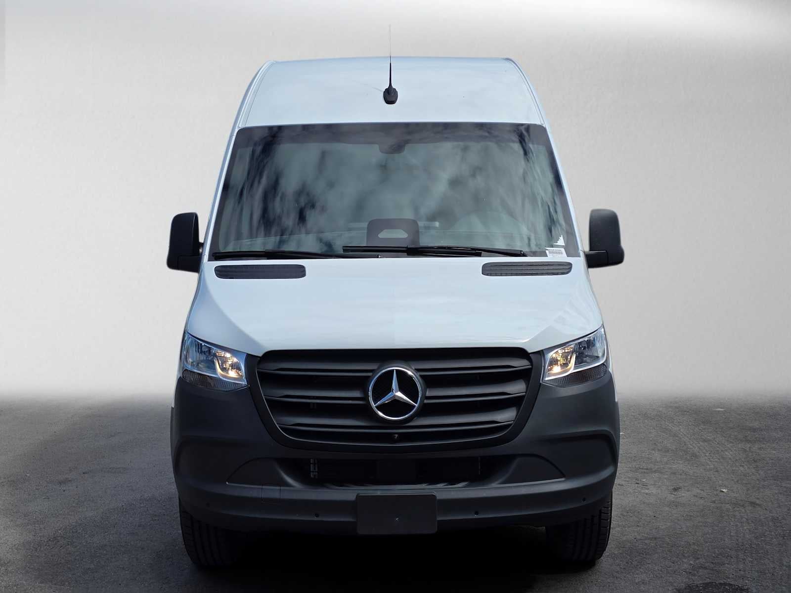 2026 Mercedes-Benz Sprinter 2500 Standard Roof I4 Diesel HO 144 RWD