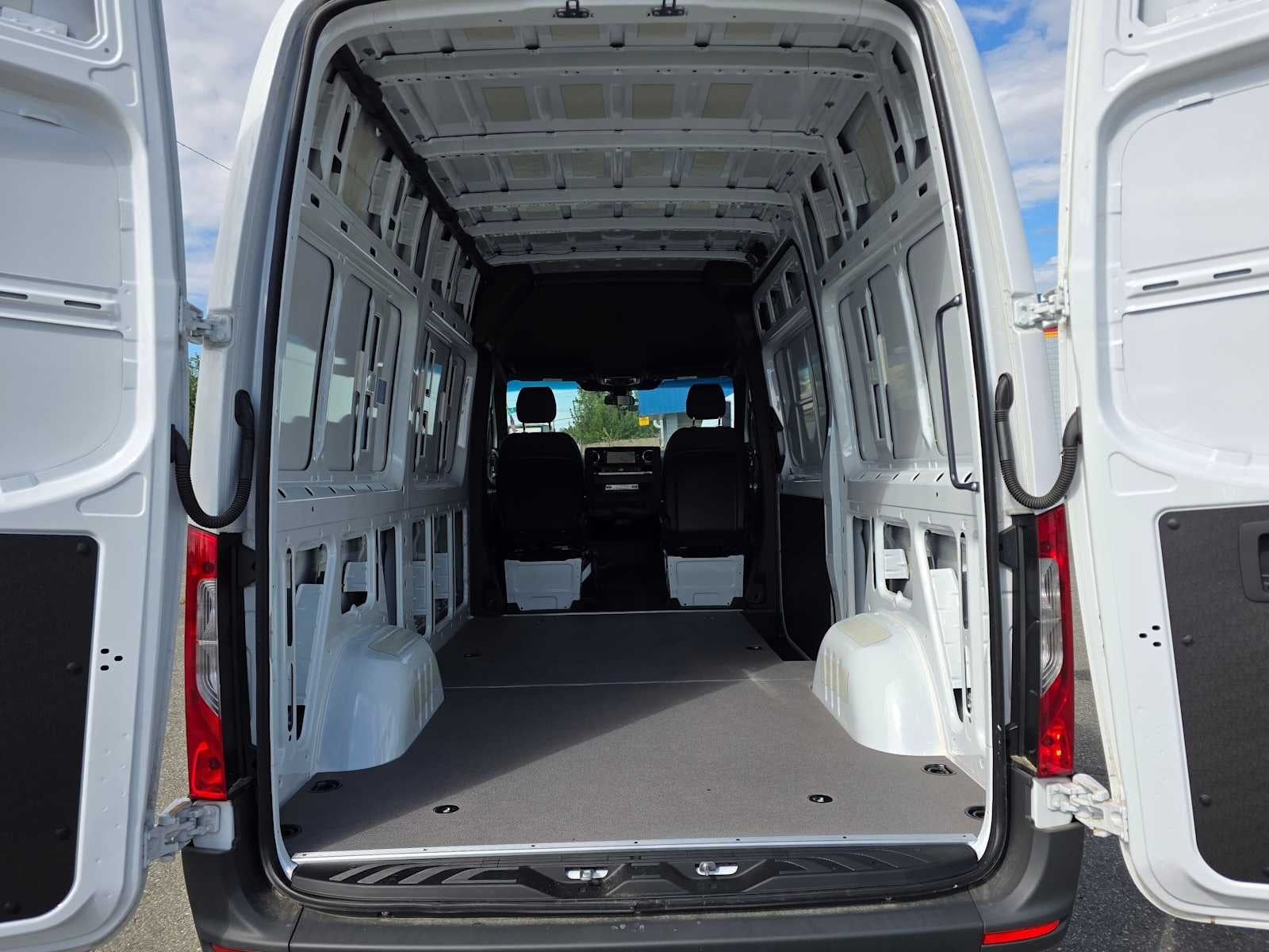 2025 Mercedes-Benz Sprinter Cargo Van 2500 Standard Roof I4 Diesel HO 144 AWD