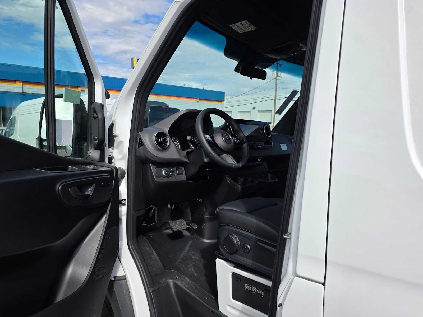 2025 Mercedes-Benz Sprinter Cargo Van 2500 Standard Roof I4 Diesel HO 144 AWD