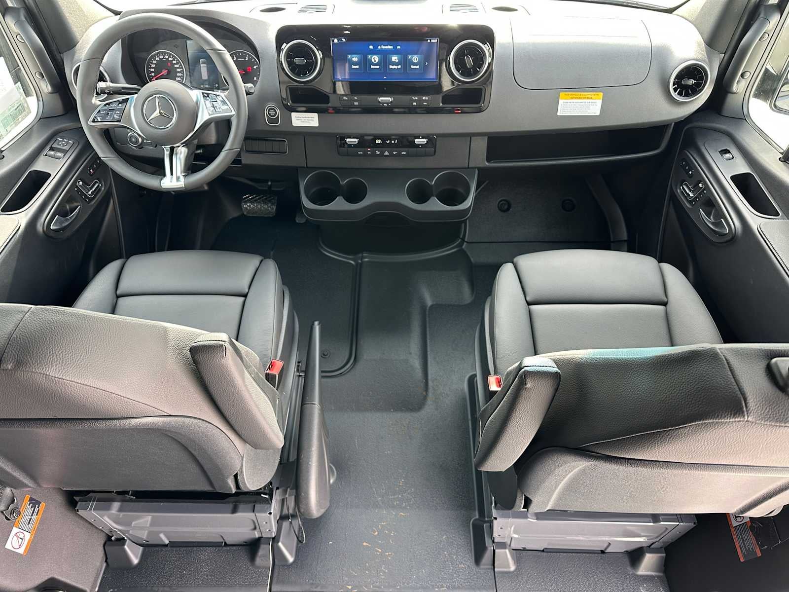 2026 Mercedes-Benz Sprinter 2500 Standard Roof I4 Diesel HO 144 AWD