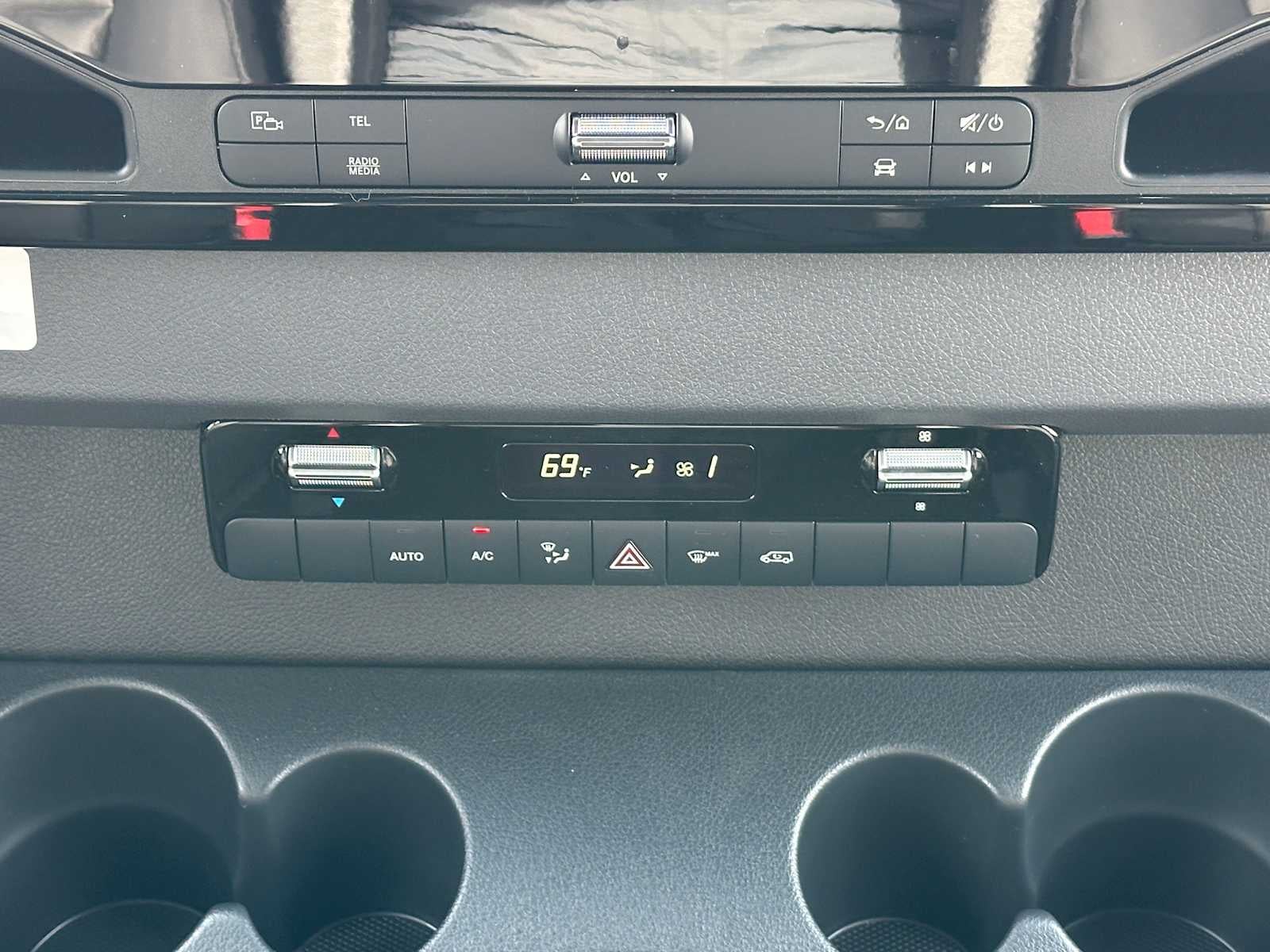 2026 Mercedes-Benz Sprinter 2500 Standard Roof I4 Diesel HO 144 AWD