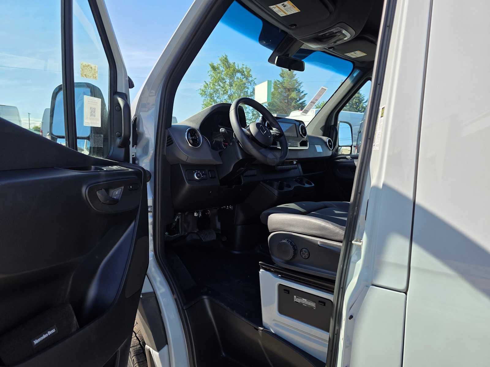 2025 Mercedes-Benz Sprinter Cargo Van 2500 Standard Roof I4 Diesel HO 144 AWD