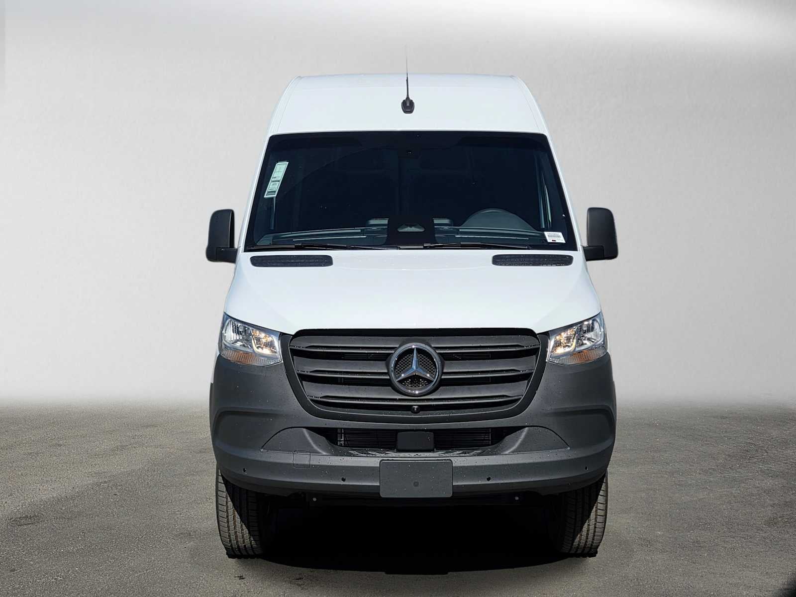 2026 Mercedes-Benz Sprinter 2500 Standard Roof I4 Diesel HO 144 AWD