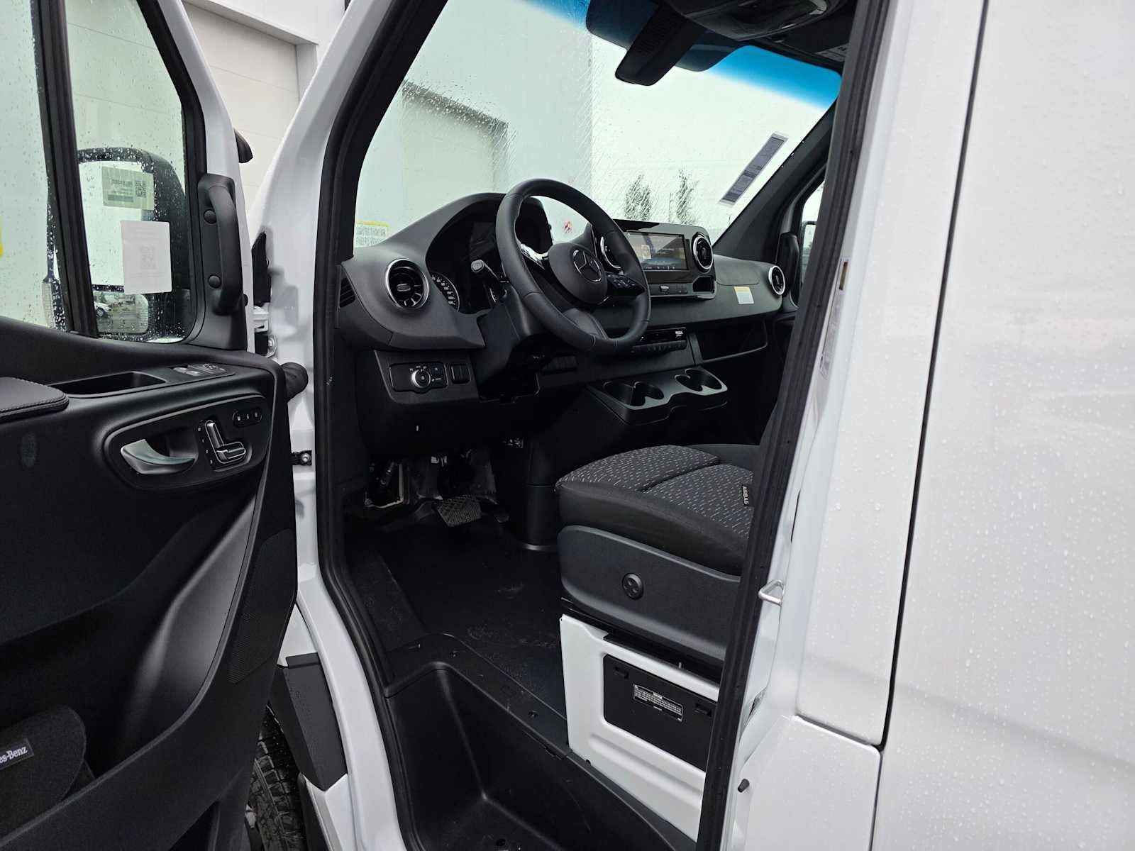 2026 Mercedes-Benz Sprinter Cargo 2500 Standard Roof I4 Diesel HO 144 AWD