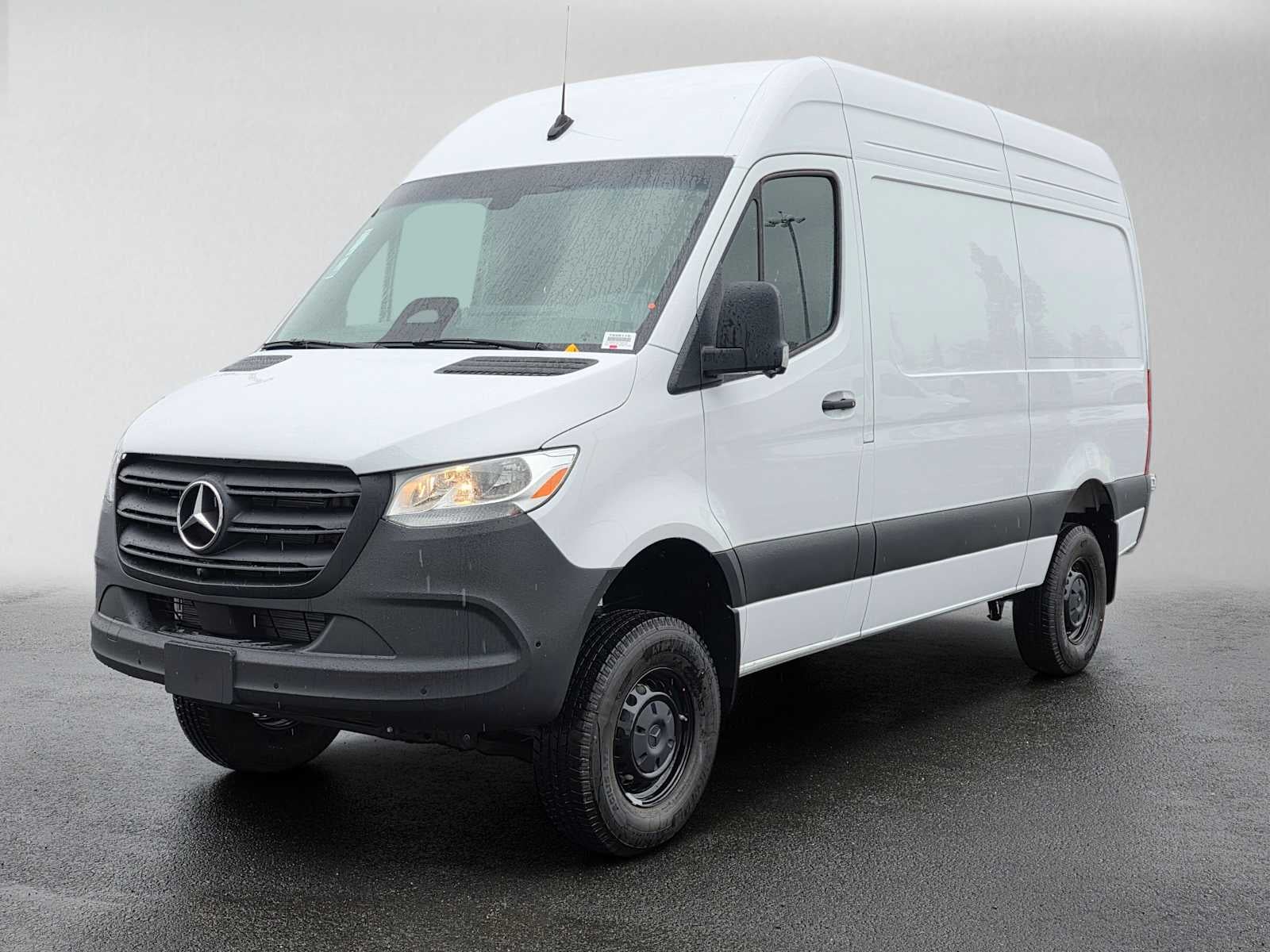 2026 Mercedes-Benz Sprinter Cargo 2500 Standard Roof I4 Diesel HO 144 AWD