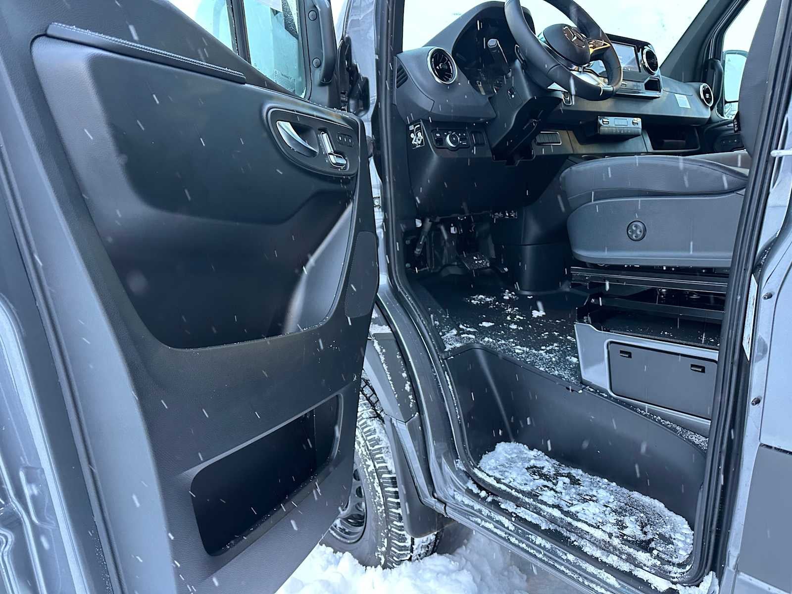 2026 Mercedes-Benz Sprinter 2500 Standard Roof I4 Diesel HO 144" AWD