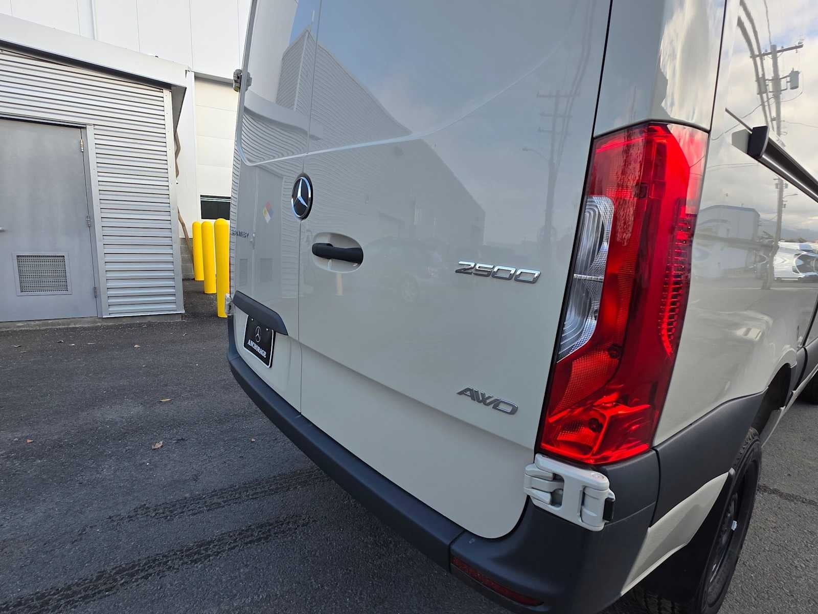 2025 Mercedes-Benz Sprinter Cargo 2500 Standard Roof I4 Diesel HO 144 AWD