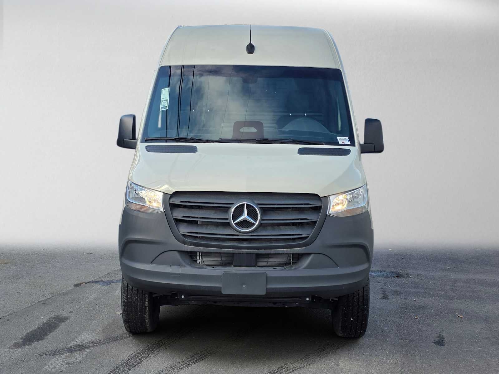 2025 Mercedes-Benz Sprinter Cargo 2500 Standard Roof I4 Diesel HO 144 AWD