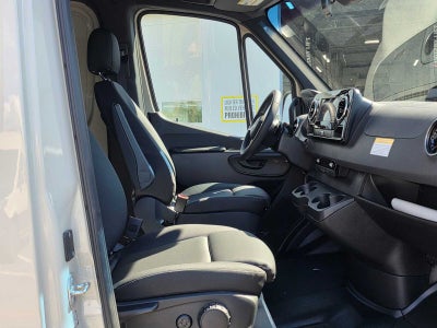 2026 Mercedes-Benz Sprinter 2500 Standard Roof I4 Diesel HO 144 AWD