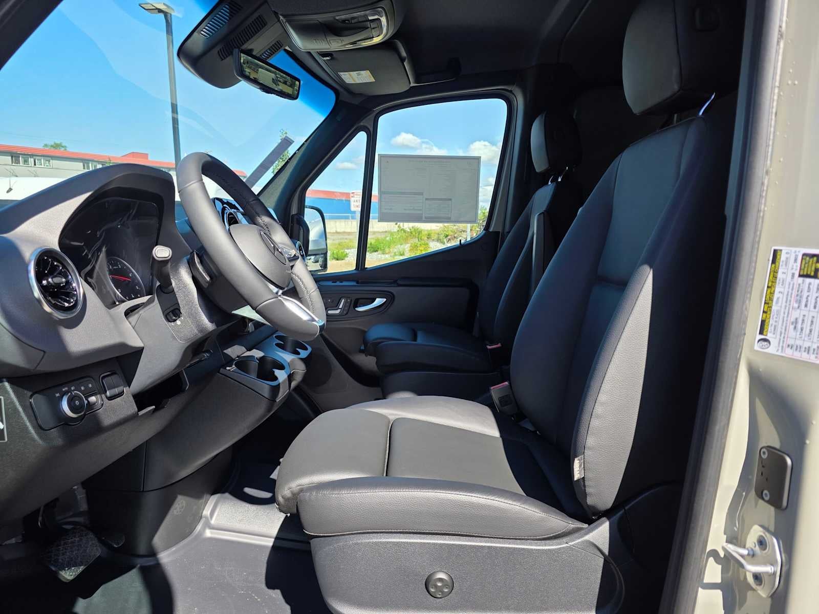 2026 Mercedes-Benz Sprinter 2500 Standard Roof I4 Diesel HO 144 AWD