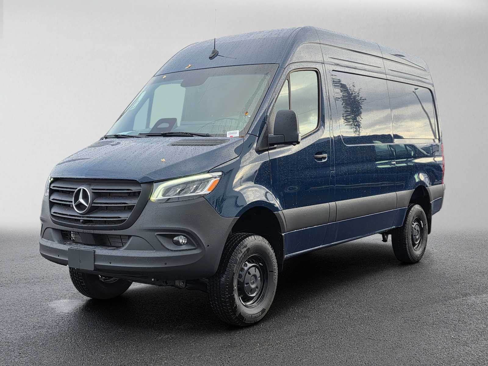 2026 Mercedes-Benz Sprinter Cargo 2500 Standard Roof I4 Diesel HO 144 AWD