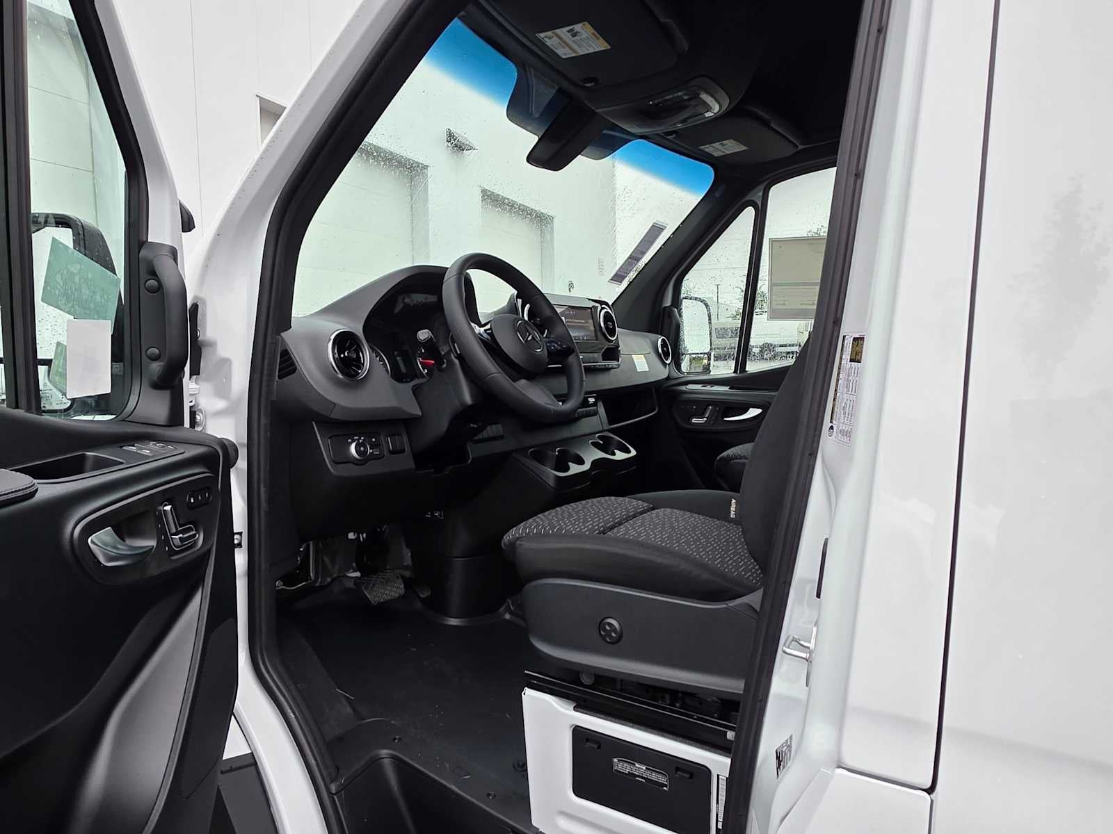 2026 Mercedes-Benz Sprinter Cargo 2500 Standard Roof I4 Diesel HO 144 AWD