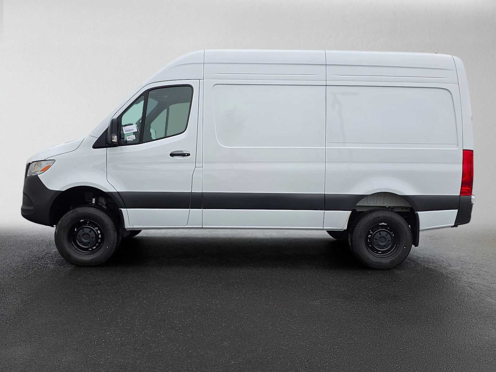 2026 Mercedes-Benz Sprinter Cargo 2500 Standard Roof I4 Diesel HO 144 AWD