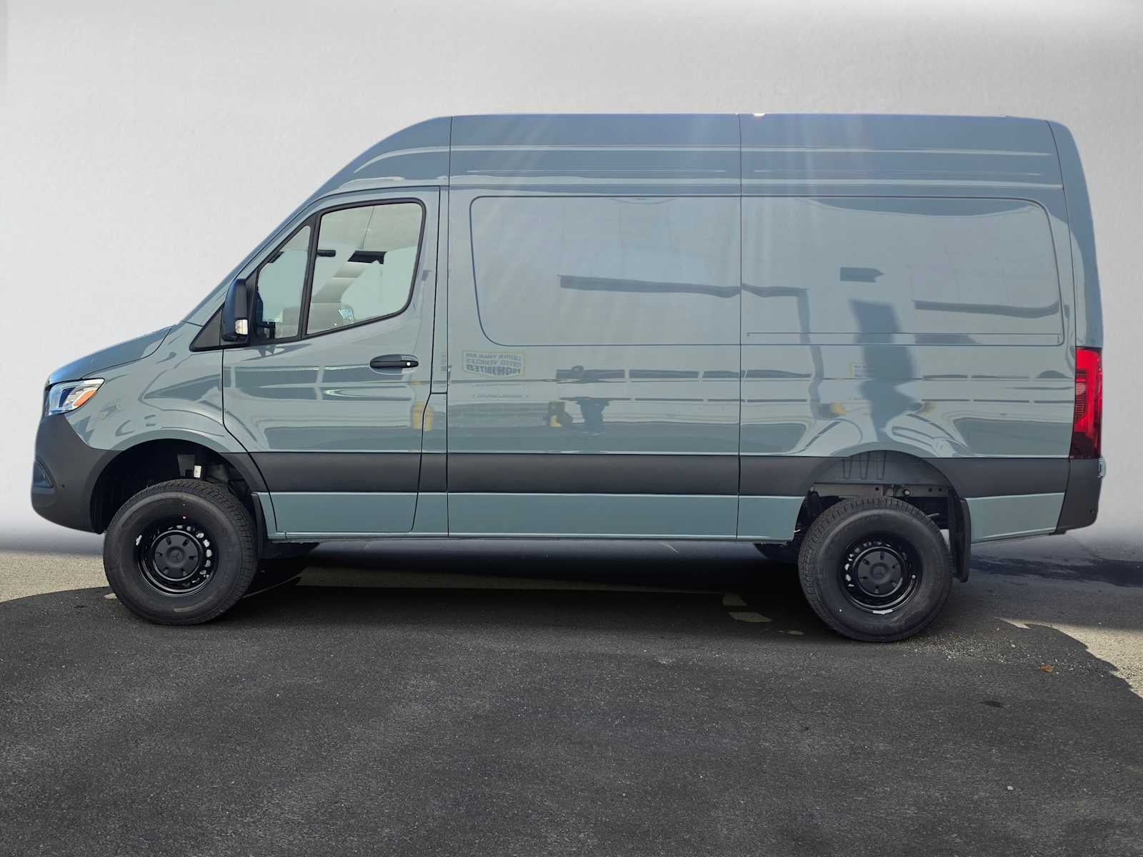 2026 Mercedes-Benz Sprinter Cargo 2500 Standard Roof I4 Diesel HO 144 AWD
