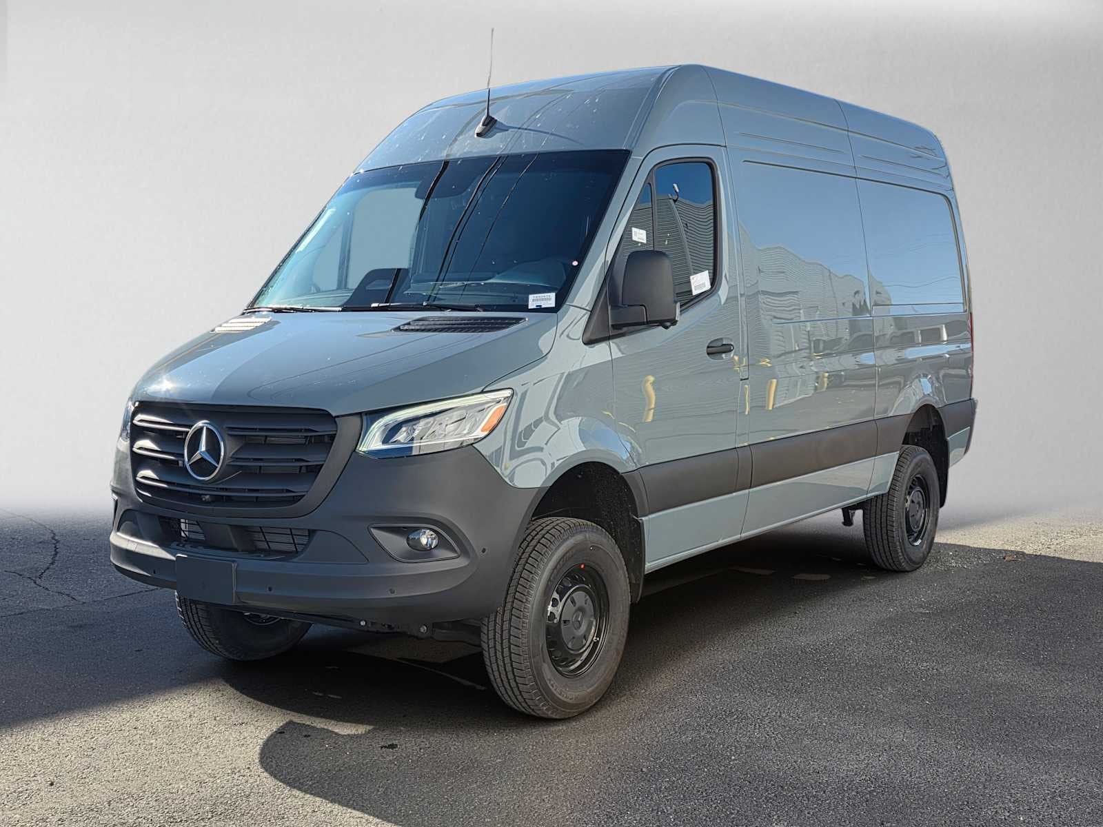 2026 Mercedes-Benz Sprinter Cargo 2500 Standard Roof I4 Diesel HO 144 AWD