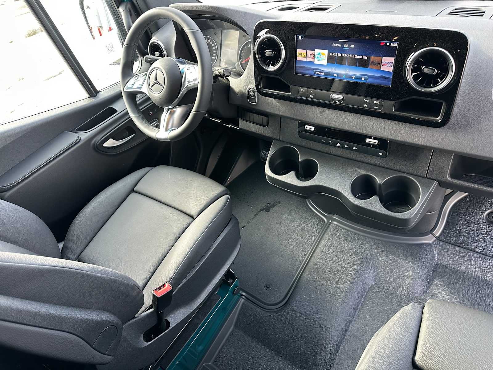 2026 Mercedes-Benz Sprinter 2500 Standard Roof I4 Diesel HO 144 AWD