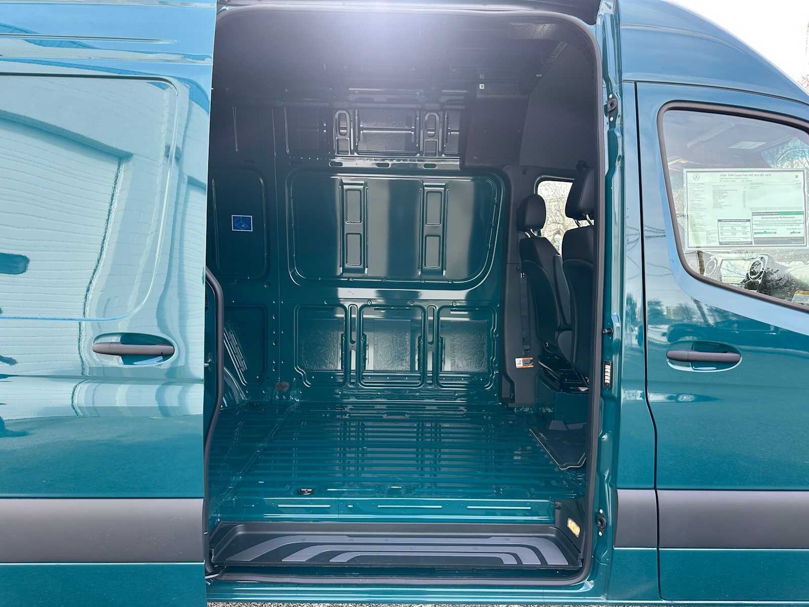 2026 Mercedes-Benz Sprinter 2500 Standard Roof I4 Diesel HO 144 AWD