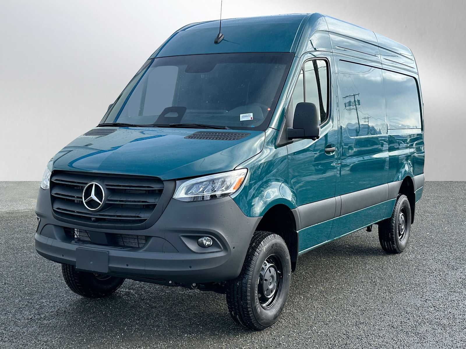 2026 Mercedes-Benz Sprinter 2500 Standard Roof I4 Diesel HO 144 AWD