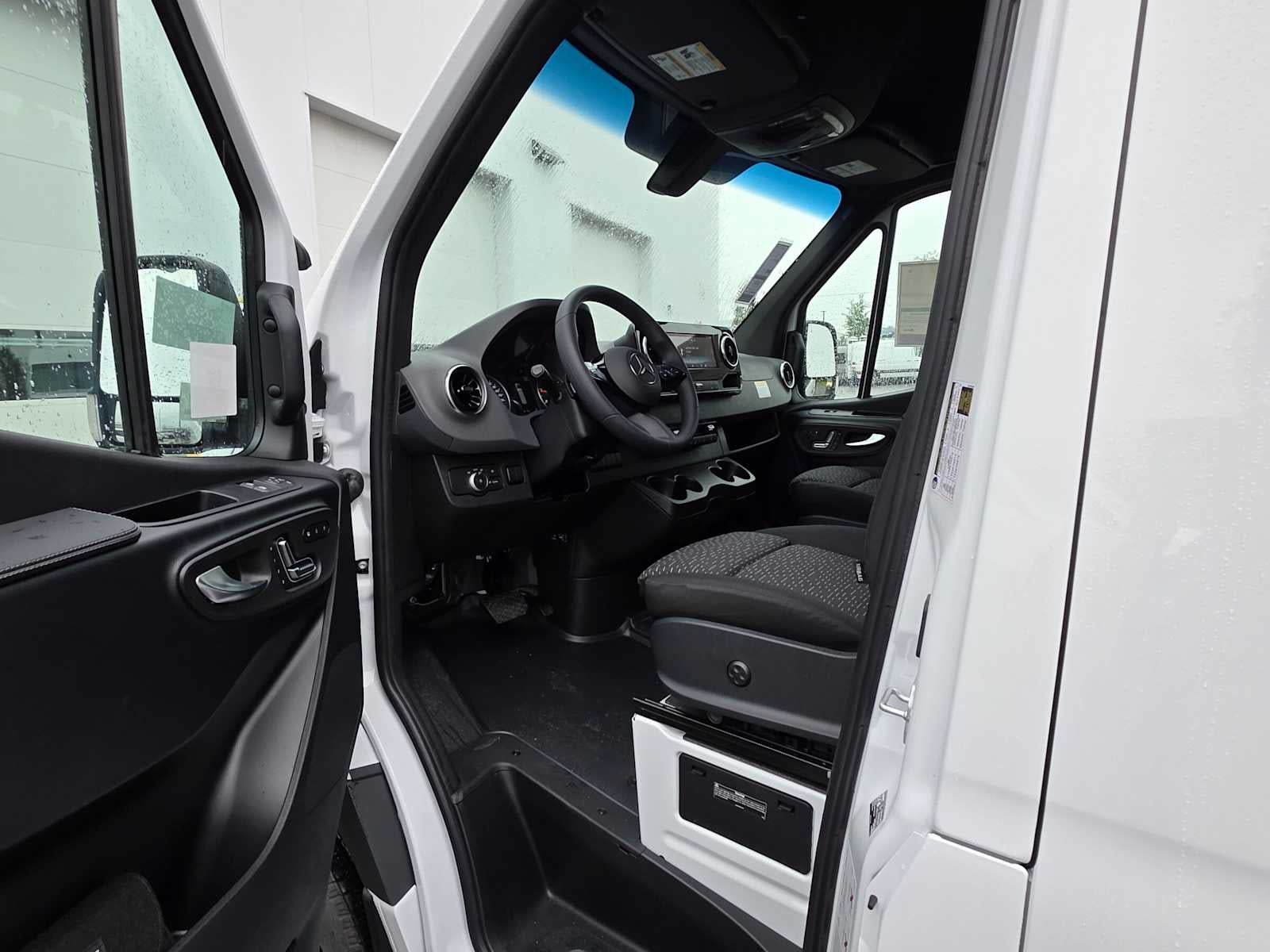 2026 Mercedes-Benz Sprinter Cargo 2500 Standard Roof I4 Diesel HO 144 AWD