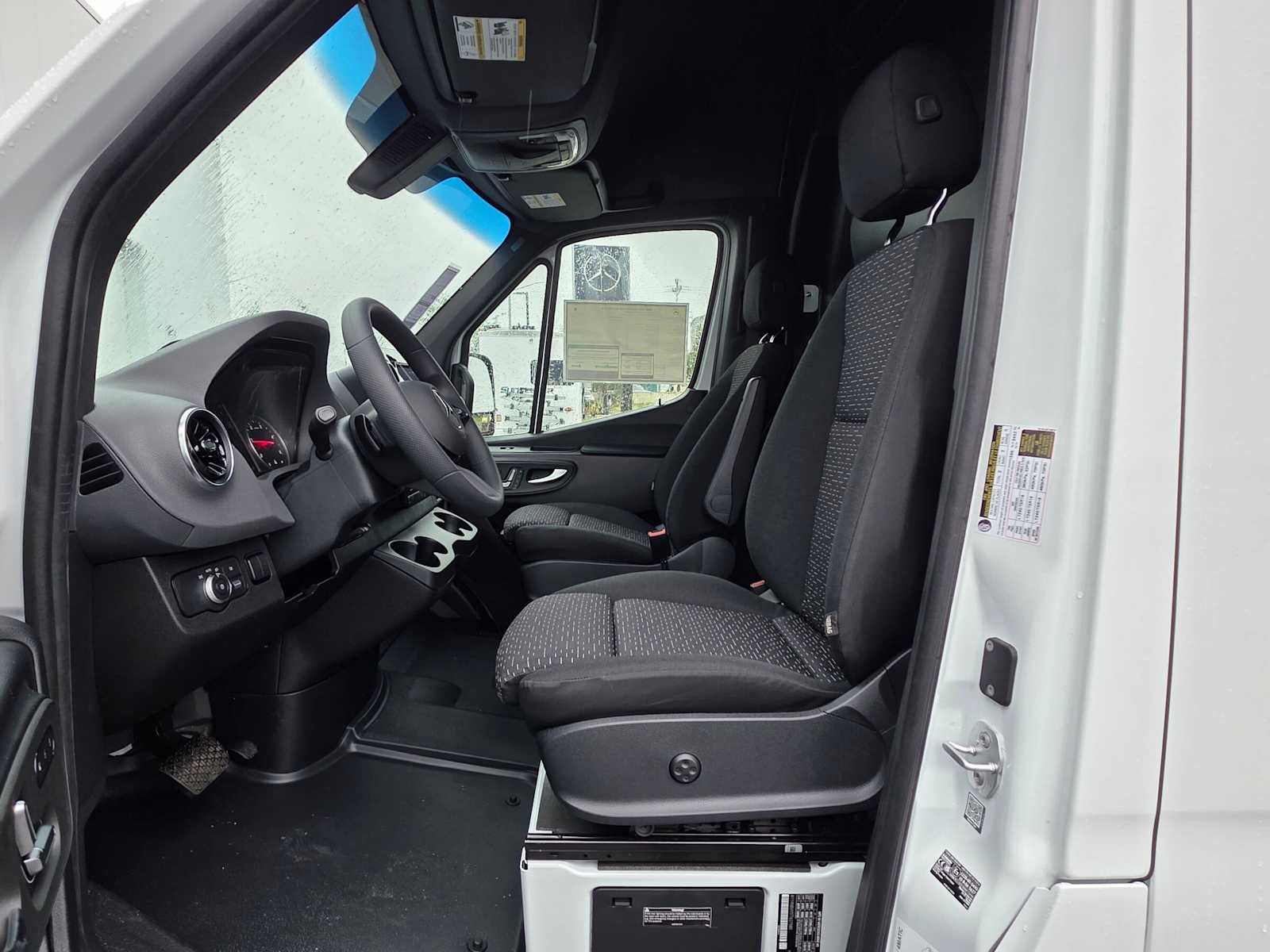 2026 Mercedes-Benz Sprinter Cargo 2500 Standard Roof I4 Diesel HO 144 AWD