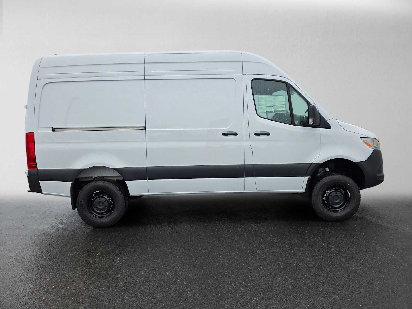 2026 Mercedes-Benz Sprinter Cargo 2500 Standard Roof I4 Diesel HO 144 AWD