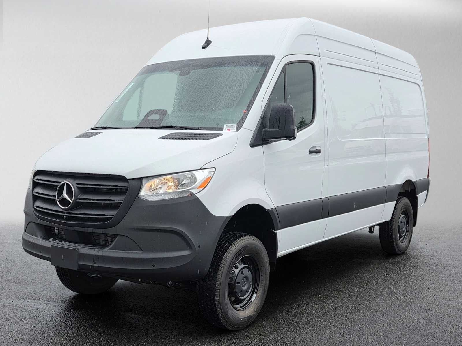 2026 Mercedes-Benz Sprinter Cargo 2500 Standard Roof I4 Diesel HO 144 AWD