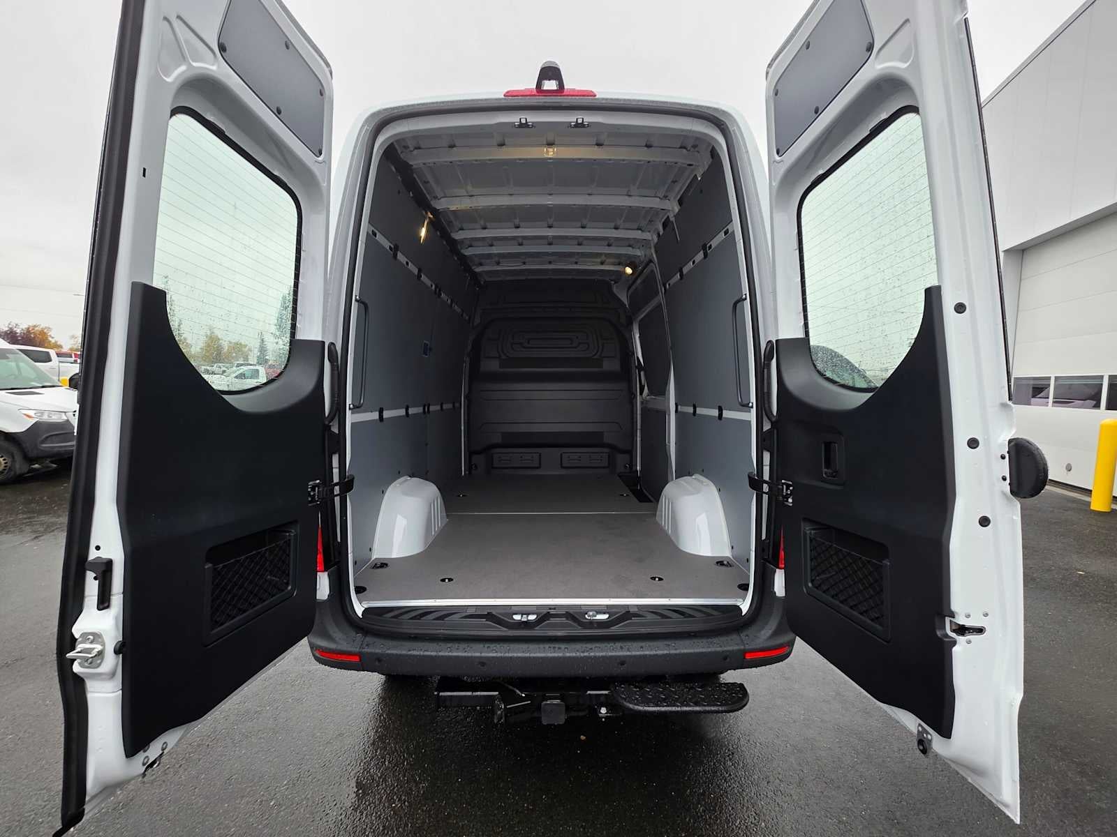 2026 Mercedes-Benz Sprinter Cargo 2500 Standard Roof I4 Diesel HO 144 AWD