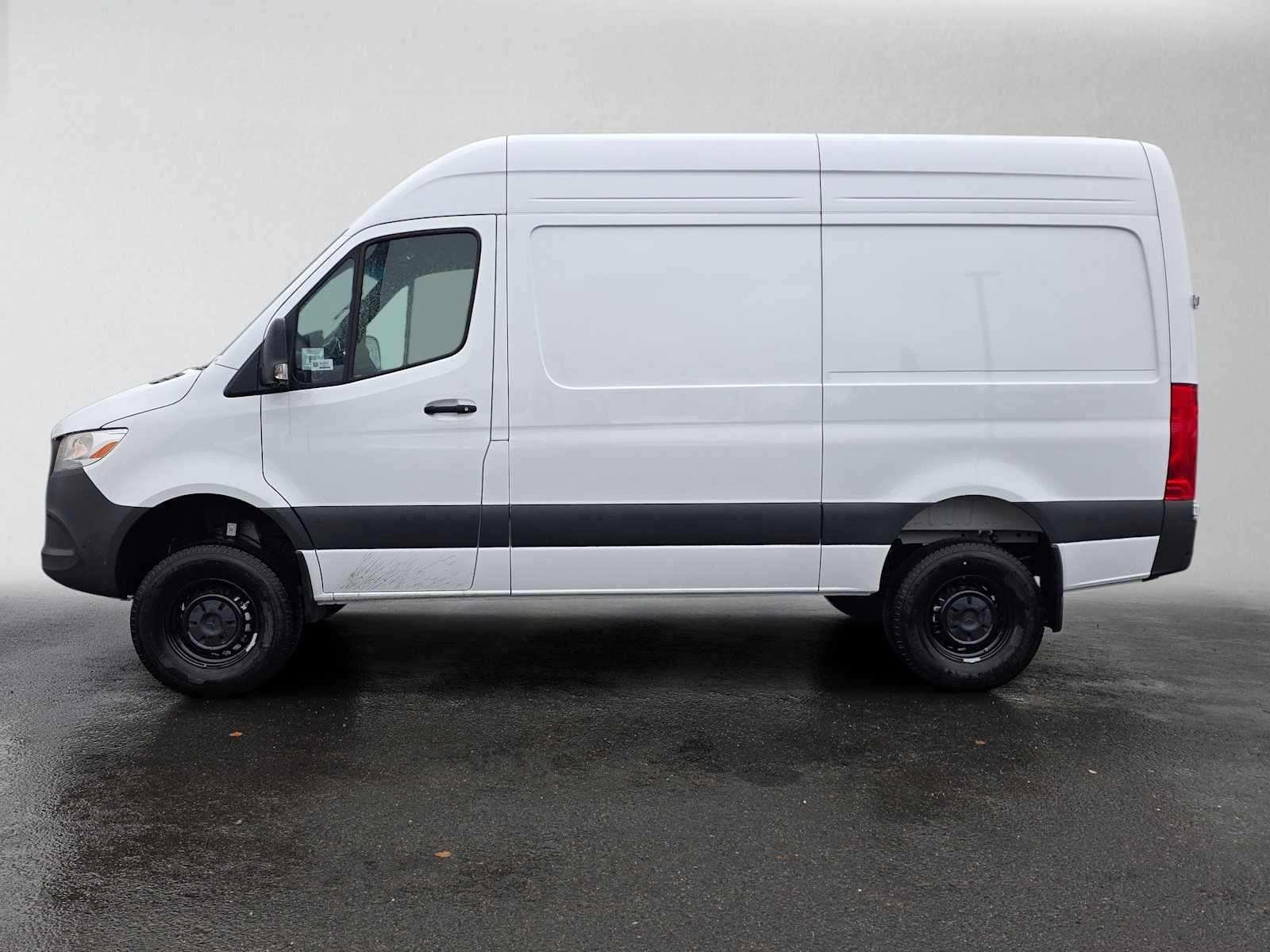 2026 Mercedes-Benz Sprinter Cargo 2500 Standard Roof I4 Diesel HO 144 AWD