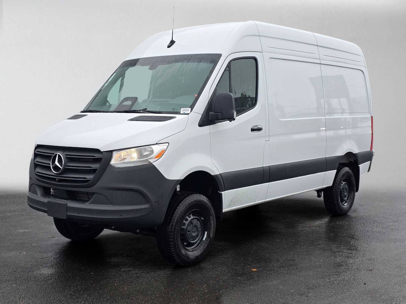 2026 Mercedes-Benz Sprinter Cargo 2500 Standard Roof I4 Diesel HO 144 AWD