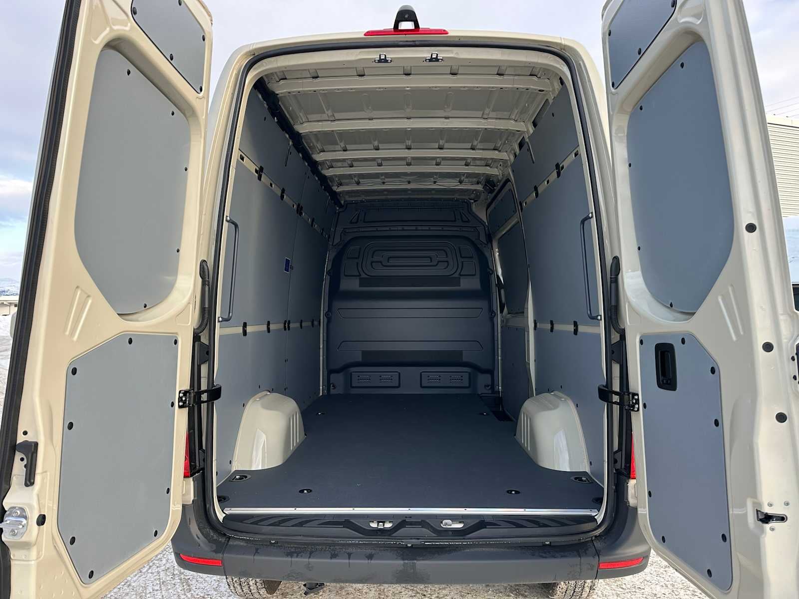 2025 Mercedes-Benz Sprinter Cargo Van 2500 Standard Roof I4 Diesel HO 144" AWD