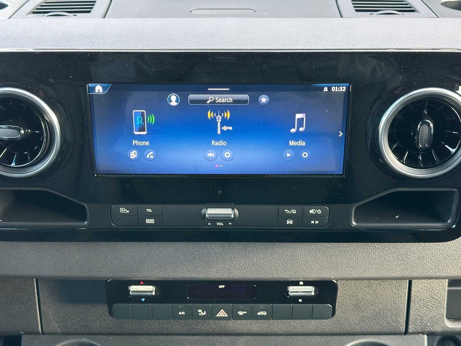 2025 Mercedes-Benz Sprinter Cargo Van 2500 Standard Roof I4 Diesel HO 144" AWD