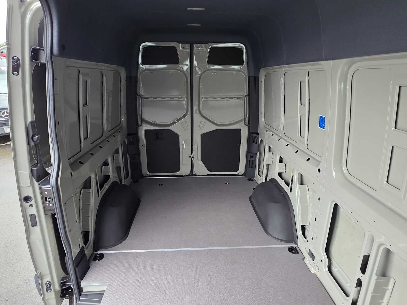 2026 Mercedes-Benz Sprinter 2500 Standard Roof I4 Diesel HO 144 AWD