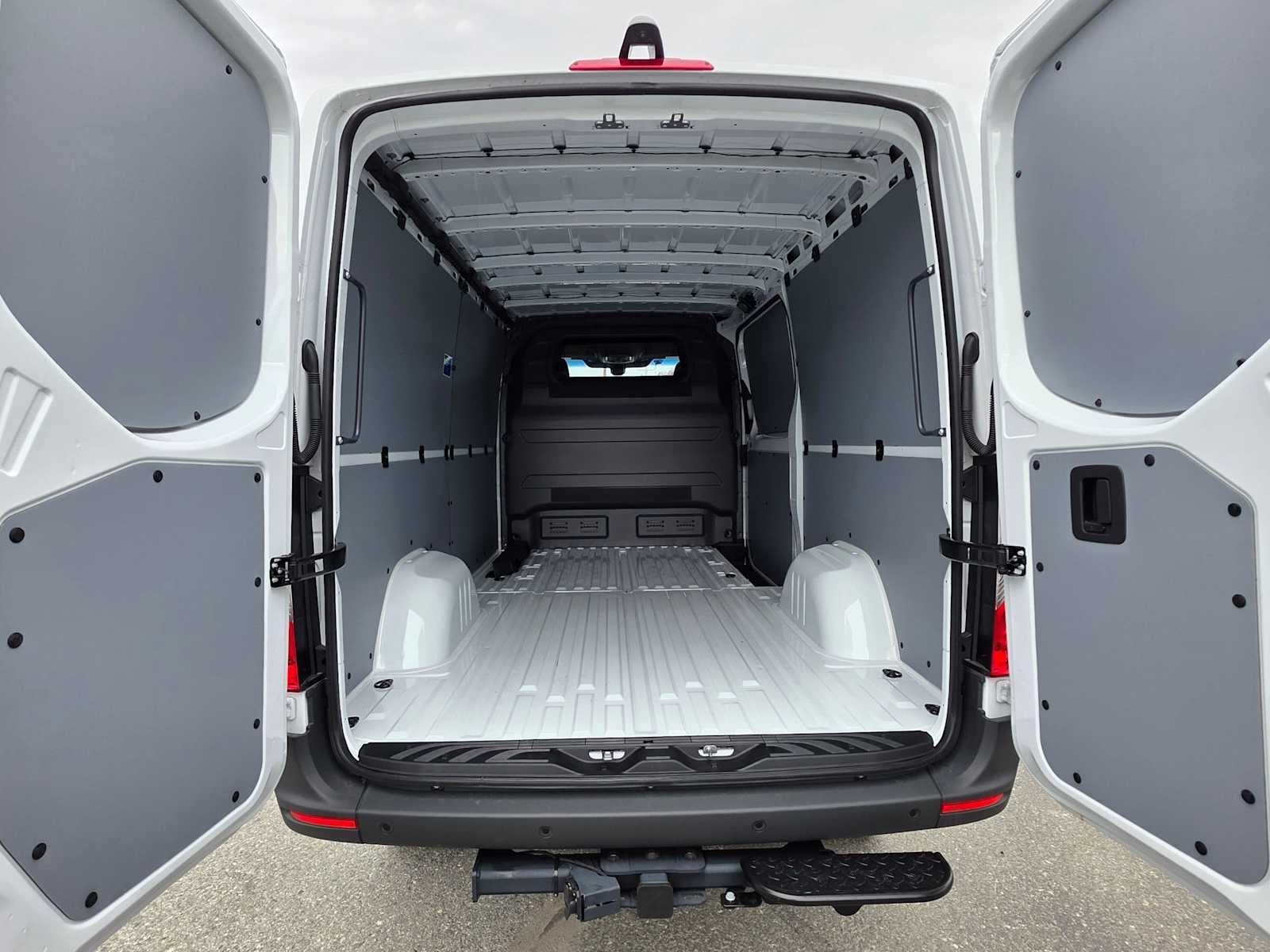 2026 Mercedes-Benz Sprinter 2500 Standard Roof I4 Diesel HO 144 AWD