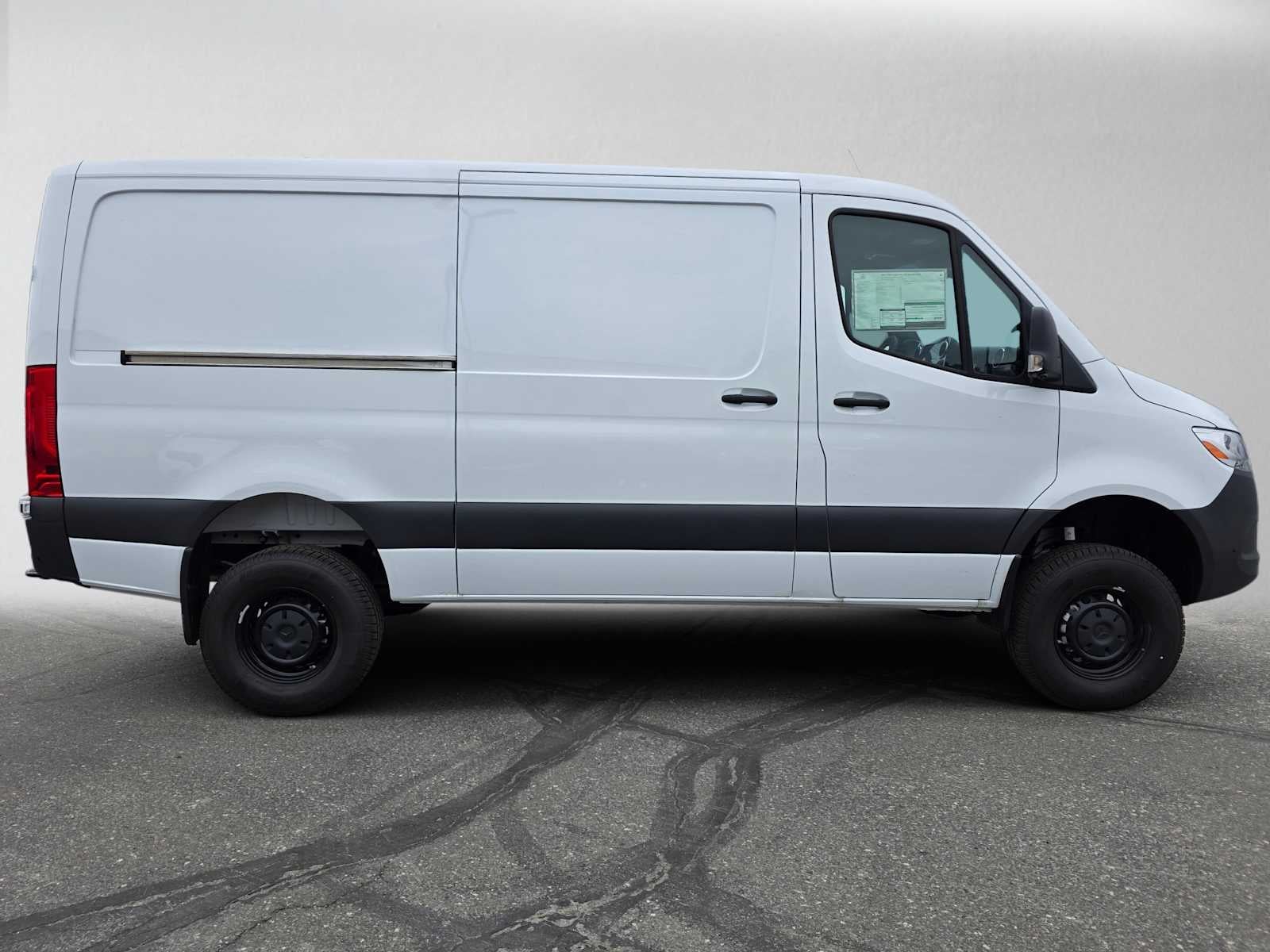 2026 Mercedes-Benz Sprinter 2500 Standard Roof I4 Diesel HO 144 AWD