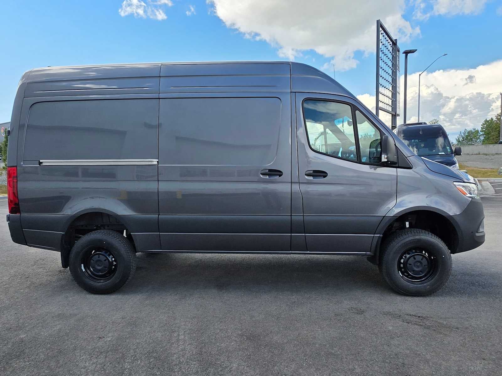 2026 Mercedes-Benz Sprinter 2500 Standard Roof I4 Diesel HO 144 AWD