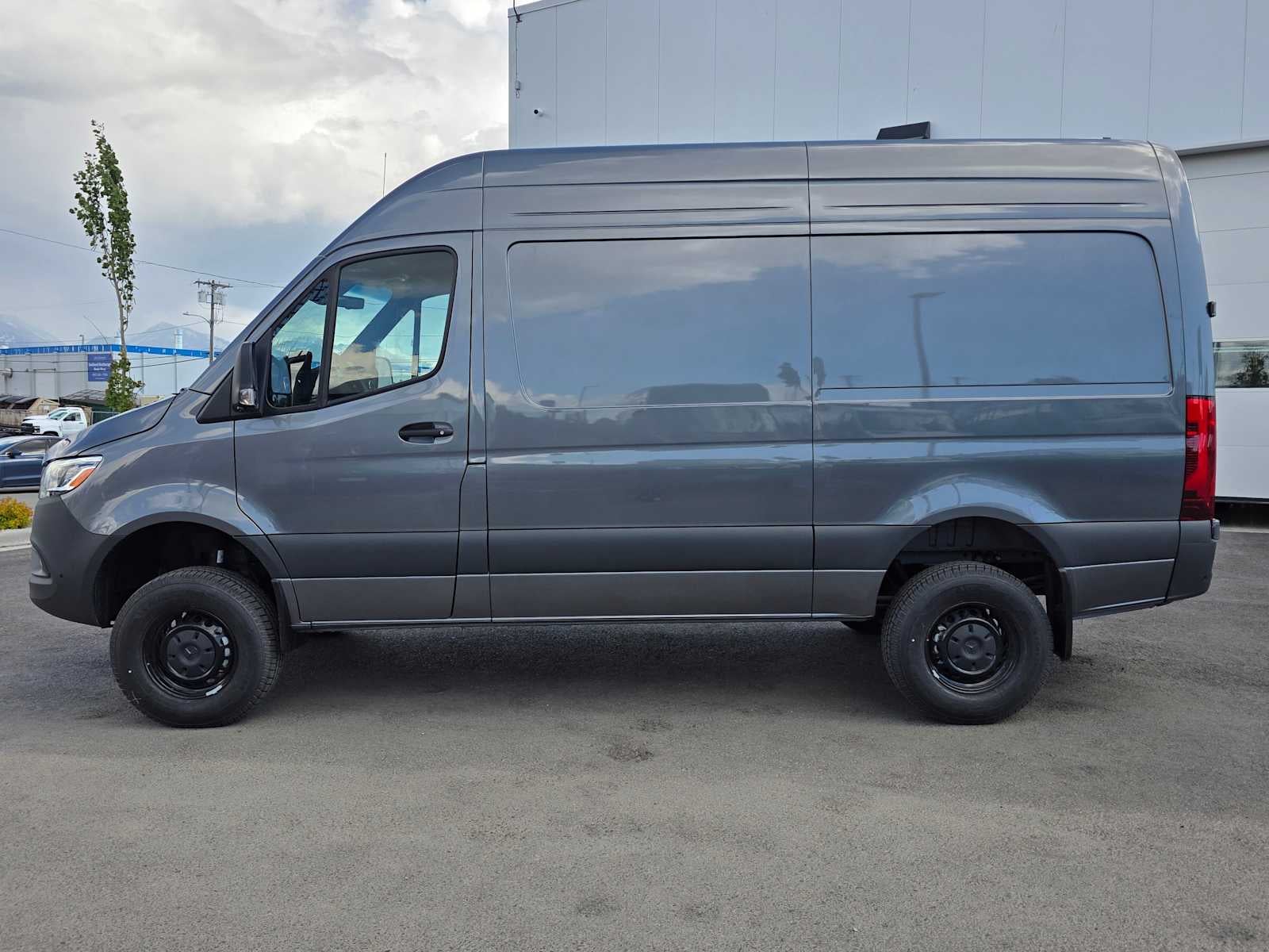 2026 Mercedes-Benz Sprinter 2500 Standard Roof I4 Diesel HO 144 AWD