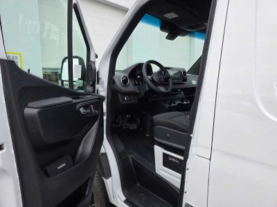 2026 Mercedes-Benz Sprinter 2500 Standard Roof I4 Diesel HO 144 AWD