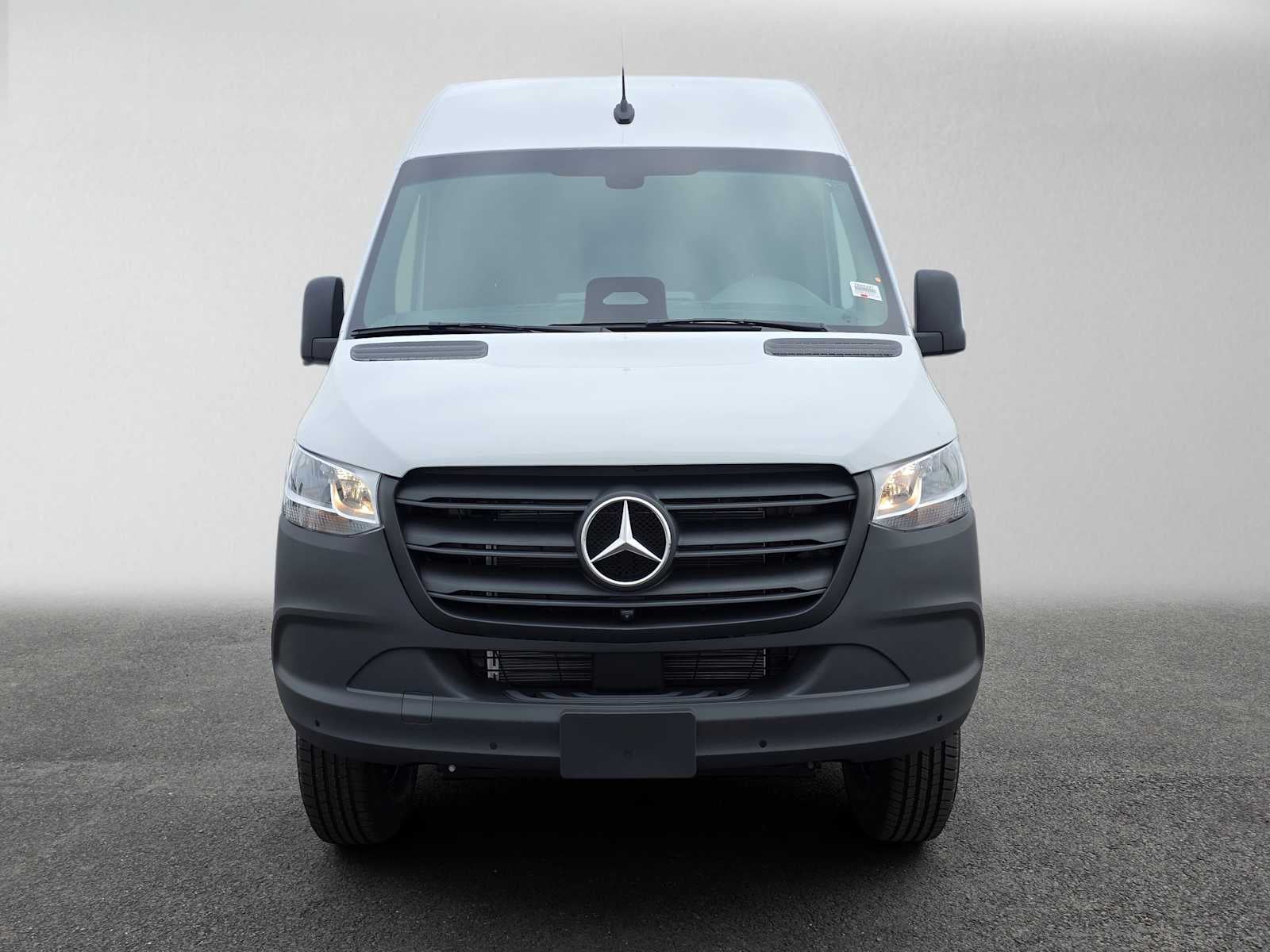 2026 Mercedes-Benz Sprinter 2500 Standard Roof I4 Diesel HO 144 AWD