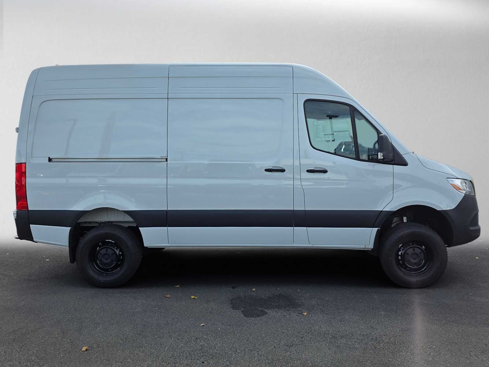 2026 Mercedes-Benz Sprinter Cargo 2500 Standard Roof I4 Diesel HO 144 AWD