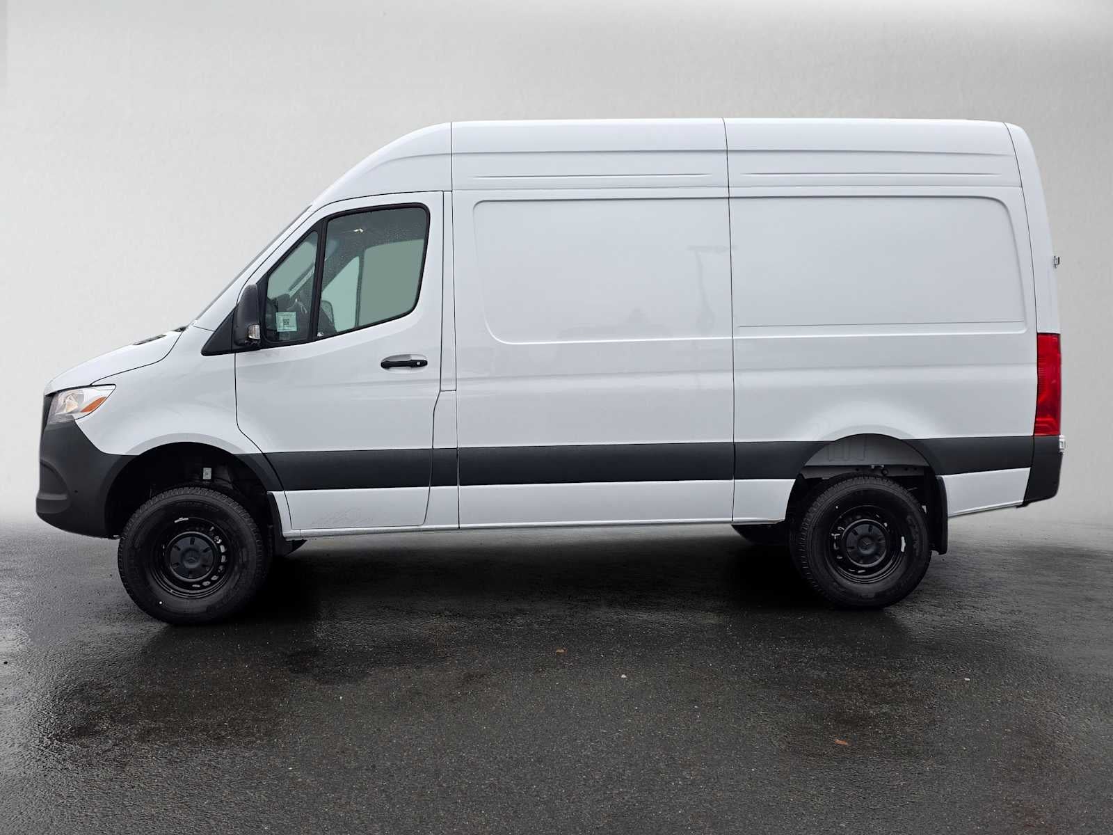 2026 Mercedes-Benz Sprinter Cargo 2500 Standard Roof I4 Diesel HO 144 AWD