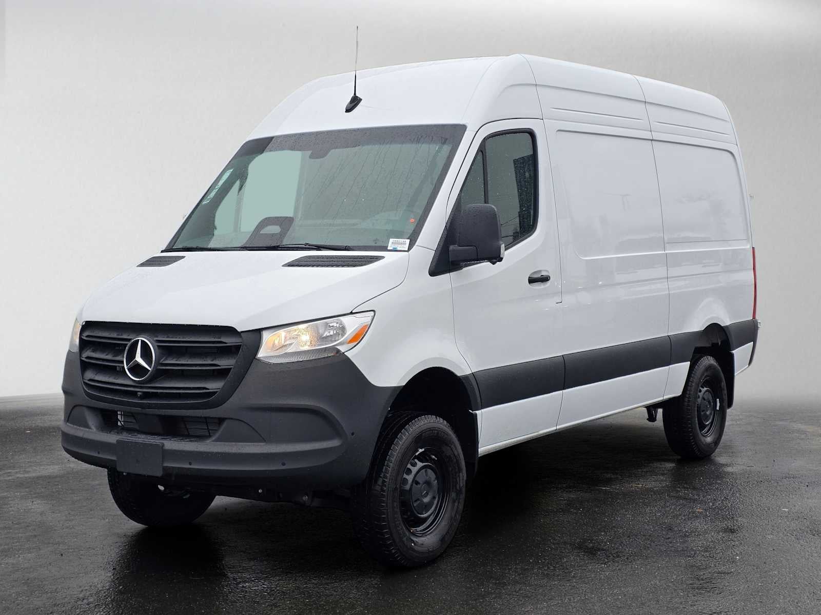 2026 Mercedes-Benz Sprinter Cargo 2500 Standard Roof I4 Diesel HO 144 AWD