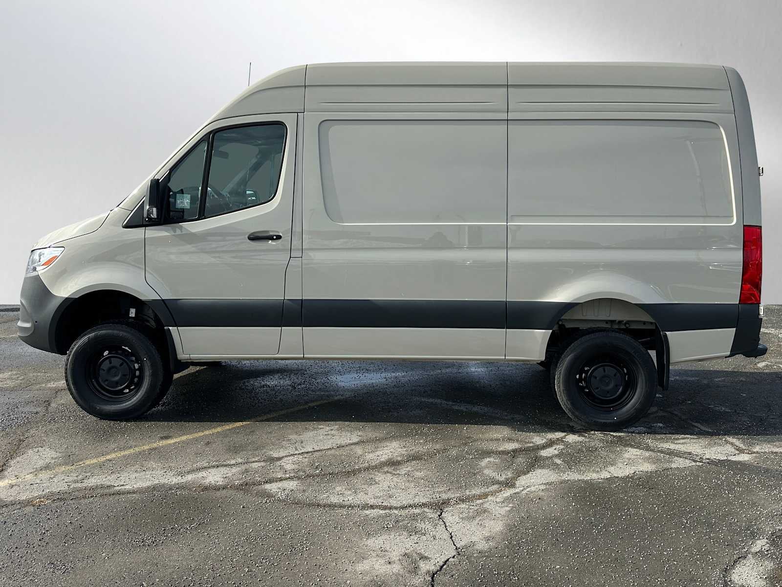 2026 Mercedes-Benz Sprinter 2500 Standard Roof I4 Diesel HO 144 AWD