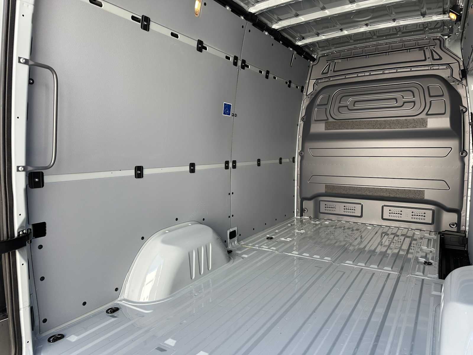 2026 Mercedes-Benz Sprinter 2500 Standard Roof I4 Diesel HO 144 AWD