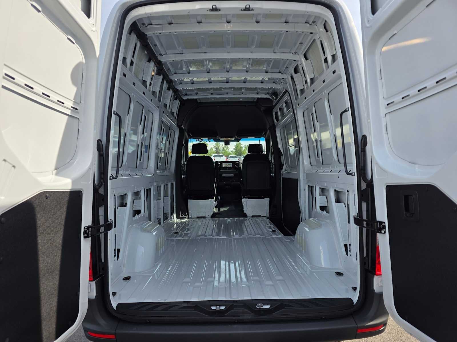 2026 Mercedes-Benz Sprinter 2500 Standard Roof I4 Diesel HO 144 AWD