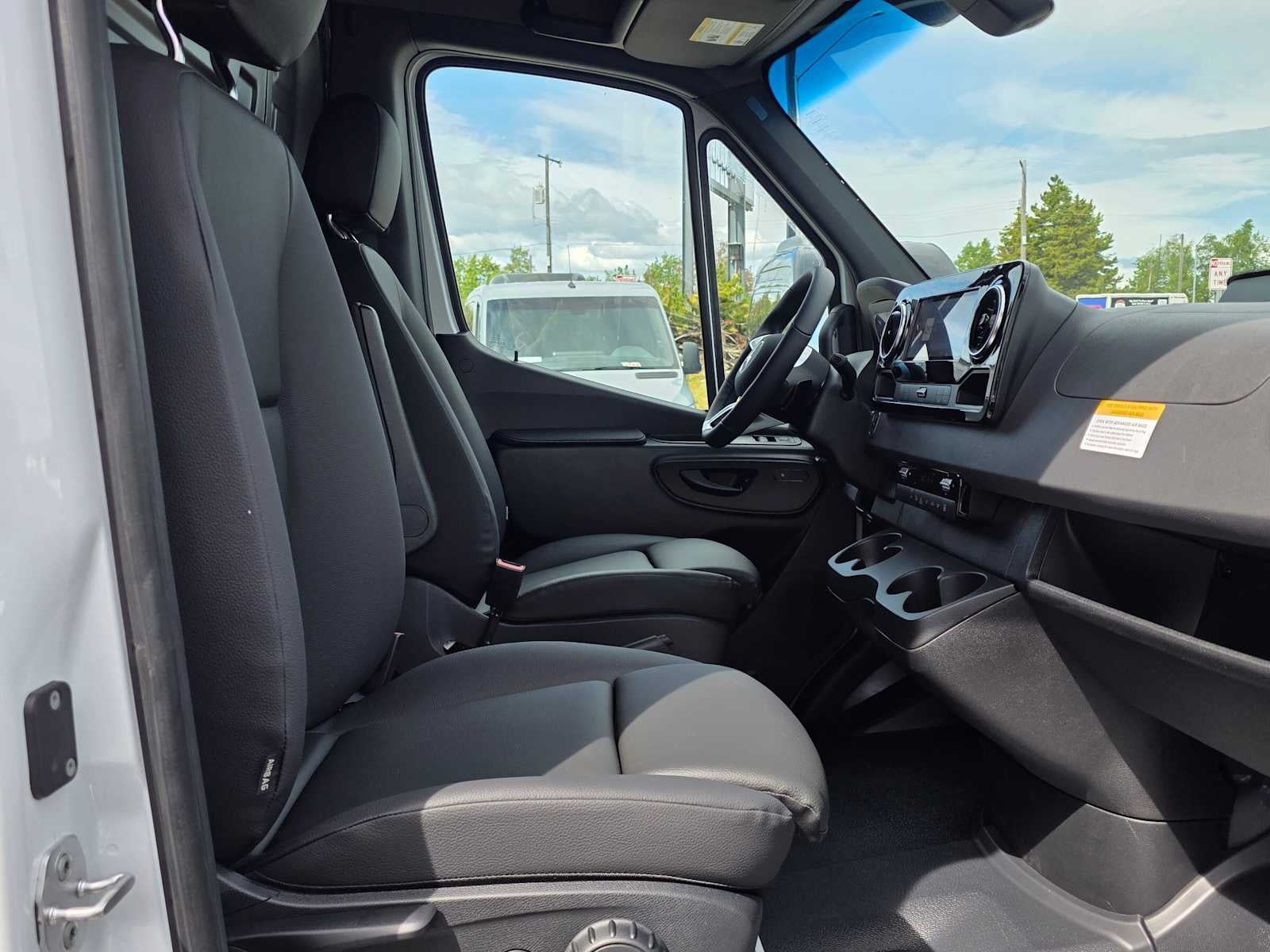 2026 Mercedes-Benz Sprinter 2500 Standard Roof I4 Diesel HO 144 AWD